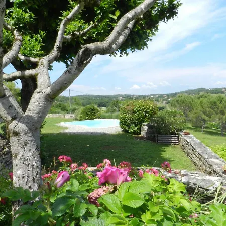 L Oustal, Piscine Privee 4 Etoiles *
